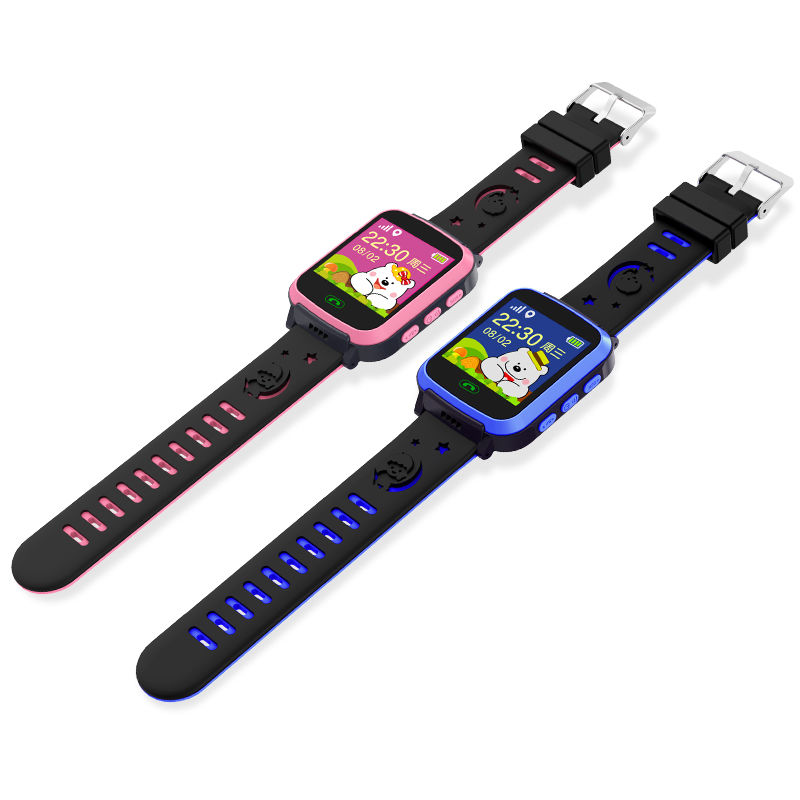 兒童智能手表一出來，就廣受家長們的喜愛。為了孩子的安全，家長和老師都在尋找適合學生用的能對孩子起到監(jiān)護作用的產(chǎn)品，帶有GPS定位功能的智能兒童手表能對孩子起到監(jiān)護作用。出來定位外，智能電話手邊物聯(lián)網(wǎng)卡還具有通話與高清視頻功能。中創(chuàng)物聯(lián)網(wǎng)了解到，智能兒童手表都裝有一張物聯(lián)網(wǎng)語音卡，那么該如何選擇物聯(lián)網(wǎng)語音卡呢？